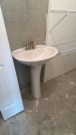 Pedestal Sink