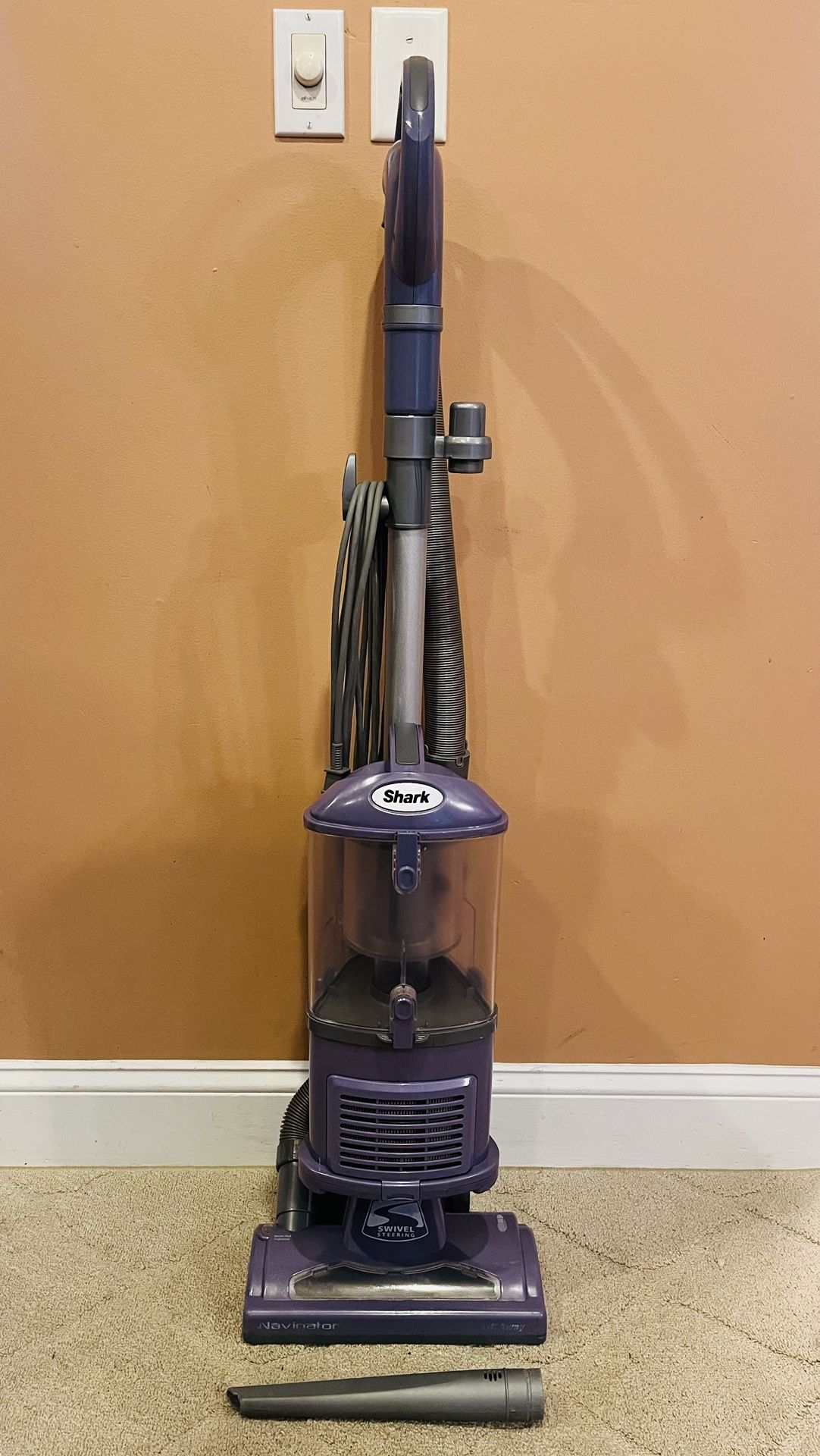 Purple shark Navigator Lift Away With Attachment
