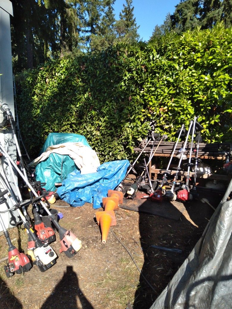 Weed Eaters, 28, Complete Machines. Repair Or Sell Parts