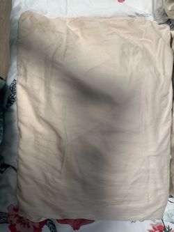 Beige 4 piece queen sized sheet set for sale
