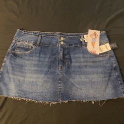 Low Rise Mini Skirt 