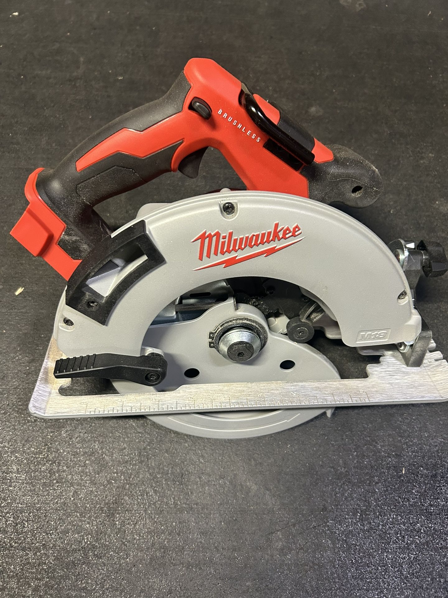 Milwaukee M18 Skill Saw