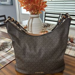 MICHAEL KORS PURSE AND WALLET