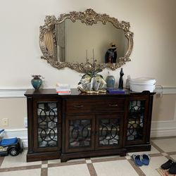Mirror And Console