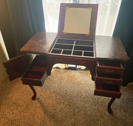 Vintage style mahogany vanity with flip up mirror