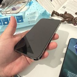 iPhone 13 Pro - UNLOCKED