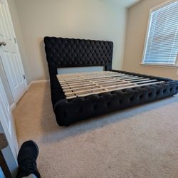 Lena King Size Platform Bed w Phone Charger 