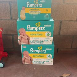 "Pampers" Wipes And Diapers