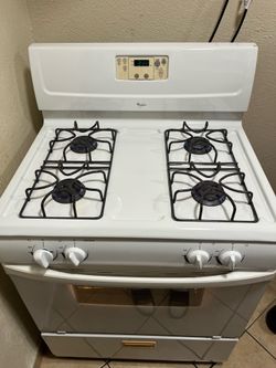Tengo una estufa de gas y una mesa grande