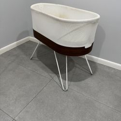 SNOO Smart Sleeper By happiest Baby