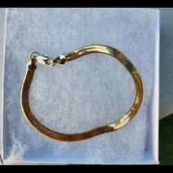 Gold Tone Chain Bracelet 