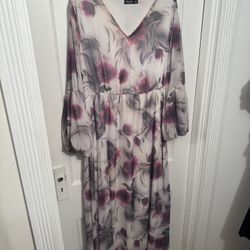 WOMEN’S GORGEOUS MULTICOLORED MAXI DRESS.   SIZE 1X (US 14-16)     USED, BUT GOOD CONDITION 