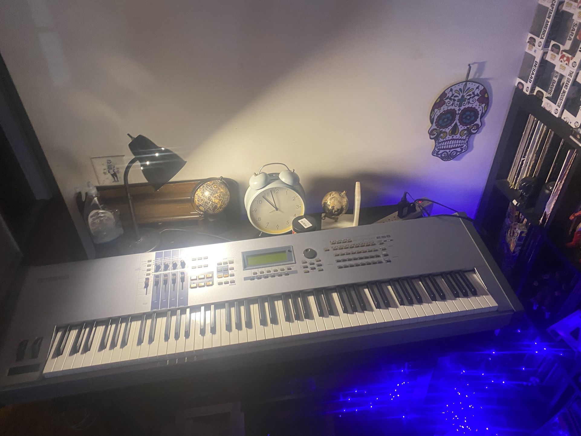 YAMAHA MOTIF ES8 WEIGHTED KEYS