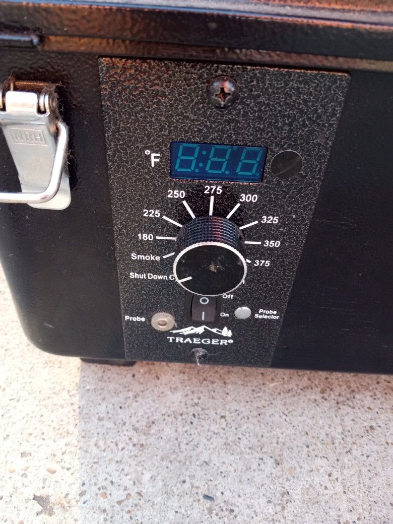 Traeger Electric BBQ Pit