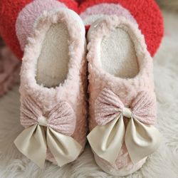 Women's Pink  Sherpa Fleece Slippers with Bow detail size 7.5/8 -Valentine's Day Gift 💖✨️🎁