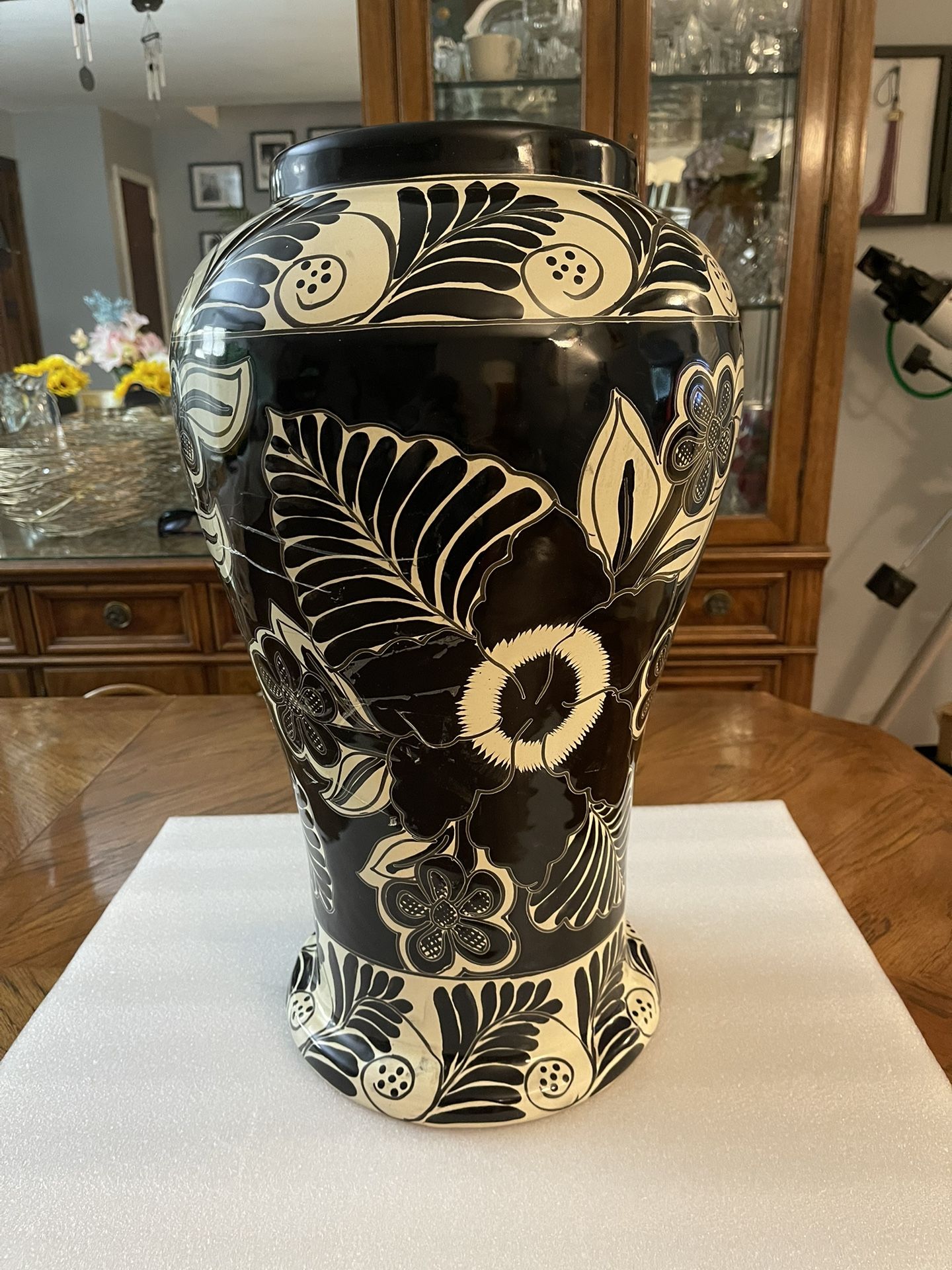 Beautiful Black and White 19.5“ Tall Floor or Large Table Floral Vase Made in Mexico