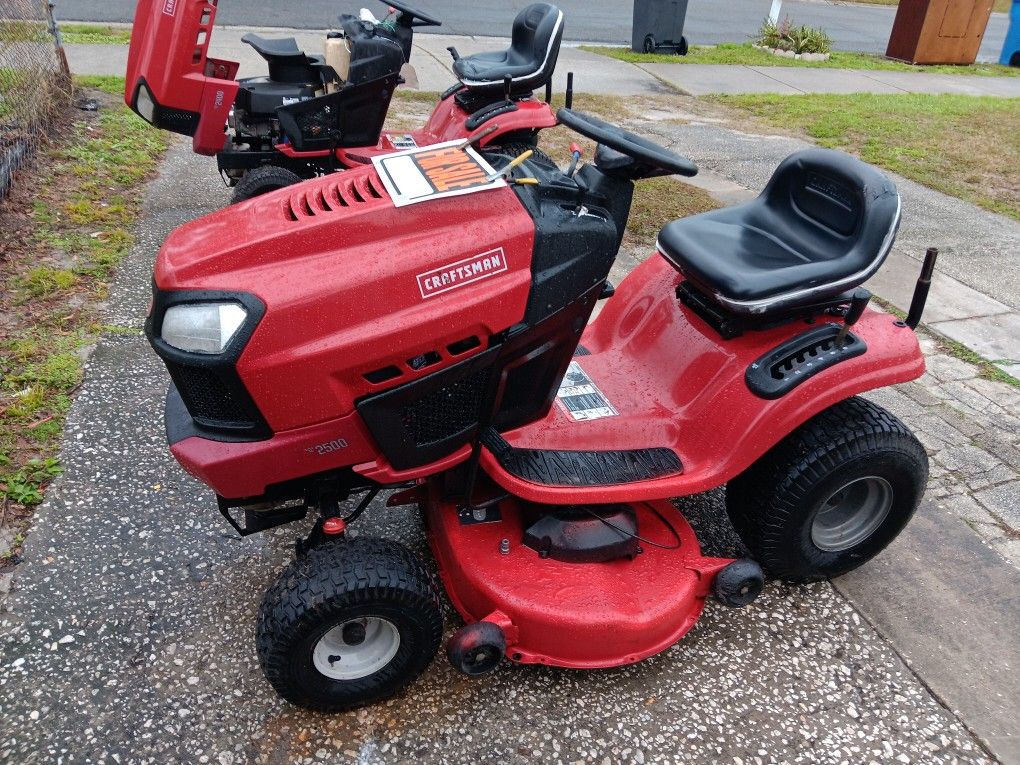 Craftsman T2500 Riding Mower