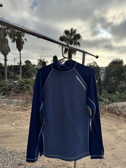Mysterioso long-sleeve rash guard