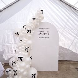 Elegant Graduation Decor 