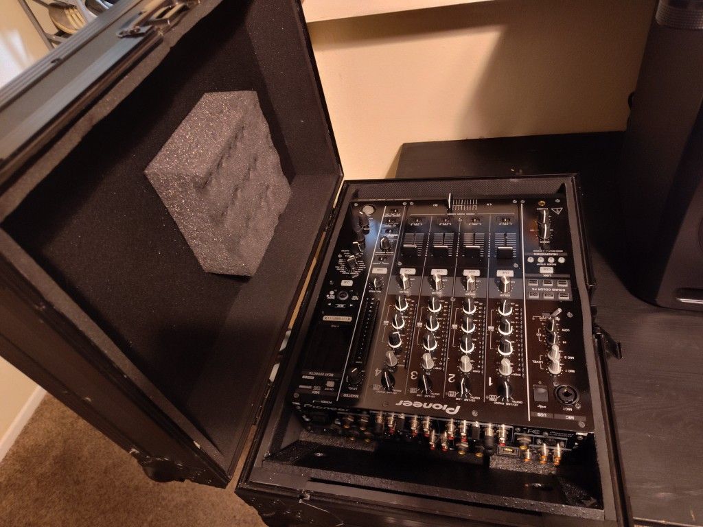 Pioneer Djm900 Nxs And Flight Case