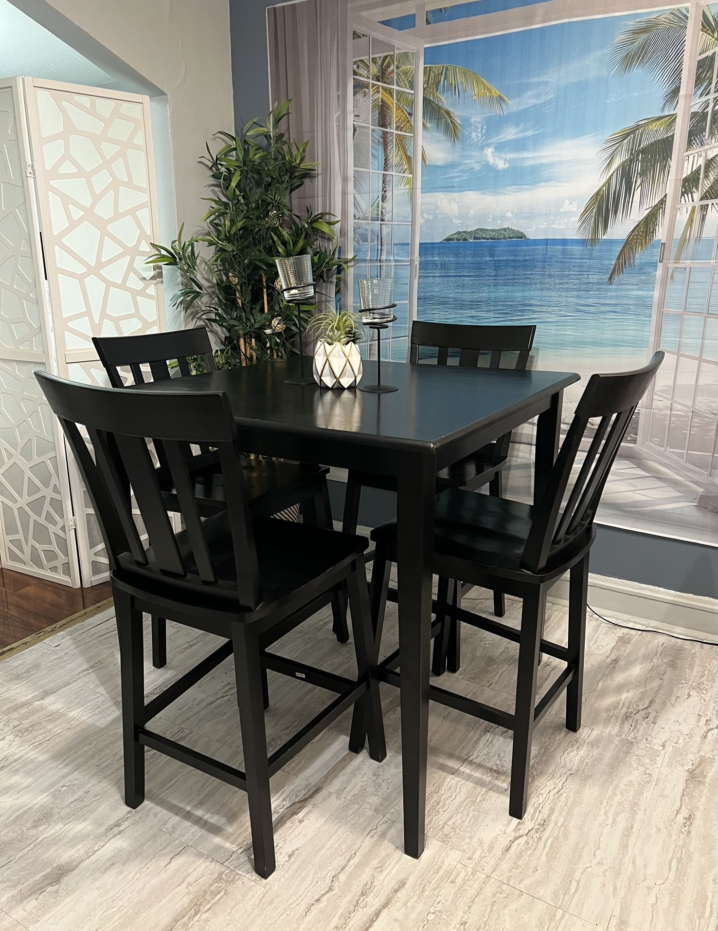 Nice Height Dining Set Good Condition!! Table With 4 Chairs. Table has Some marks.I can Deliver