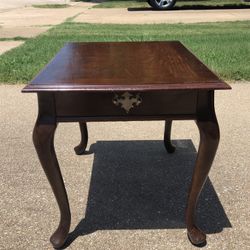 Queen Anne Style End Table