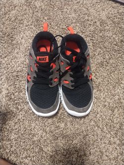 Nike Free Run 2 Kids Size 4.5 Black
