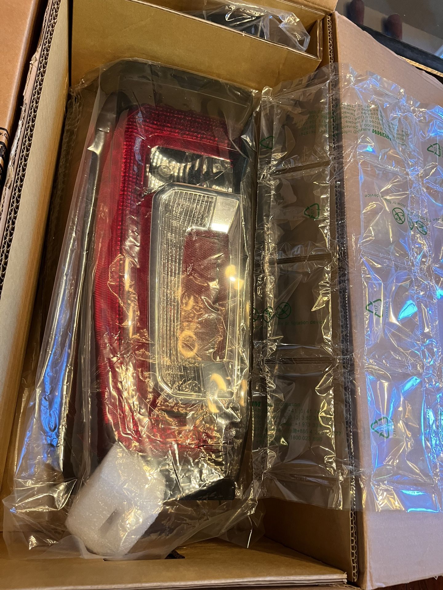 New Right and Left Tail Light Assembly 2015-2020  GMC Yukon 