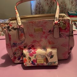 GUESS Purse & wallet