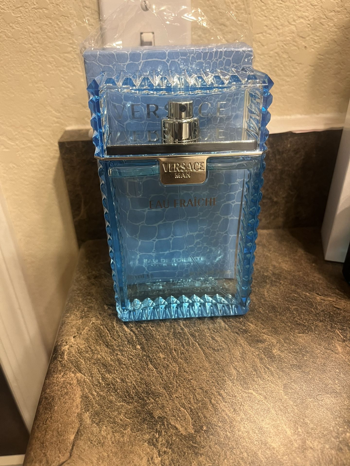Versace Man Eau Fraiche cologne fragrance