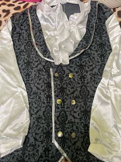 Men’s vampire costume