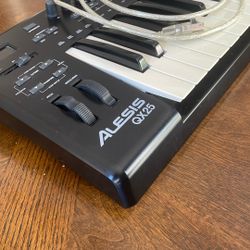 Alesis QX25 Midi Controller