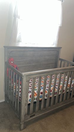 Simpson Kids Slumbertime Monterrey 4-1 Convertible Crib