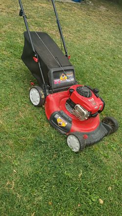Troy bilt lawnmower like new
