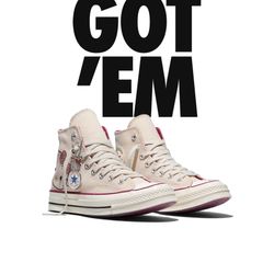 Converse X Hello Kitty Chuck Taylor 70