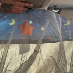 Silhouette Attachable To Infants Bed. 