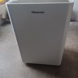 Hisense Dehumidifier Moister Removal 35 Pint Large Rooms  Basements- Bathrooms-crawlspace - Livingrooms 