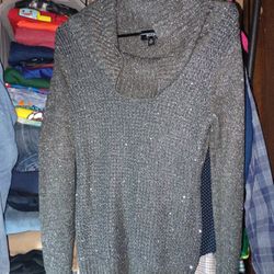 $15 Sweater Size Medium 