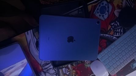 Ipad 10th gen CELLULAR + WIFI