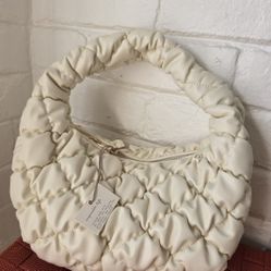 NEW Bubble Quilted Clutch Bag – A New Day Cream ✨ Stylish & Lightweight