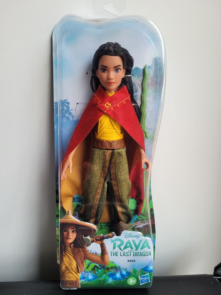 Disney Raya and the Last Dragon Fashion Doll