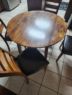 Round Wood Dining Breakfast with 4 Chairs