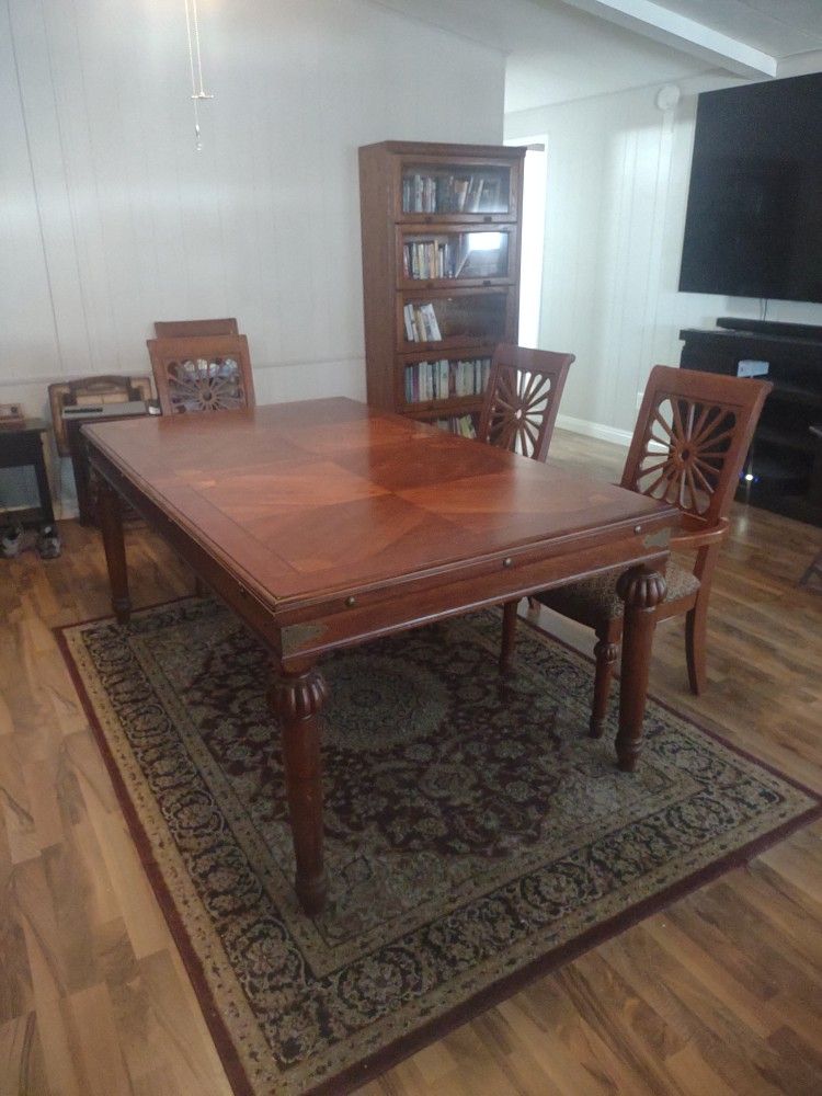 Dining Rm Table And 6 Chairs. 