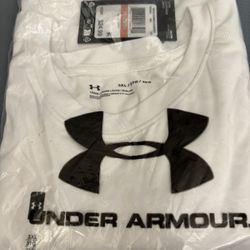 New with tags sealed Men’s Under Armour 3XL white shirt