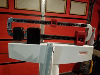 SECA  MEDICAL GRADE HEIGHT AND WEIGHT STATION