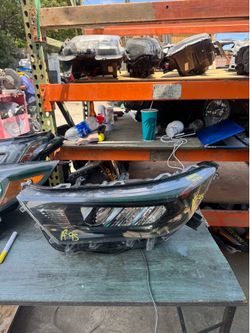 Toyota RAV4 LEFT USED OEM HEADLIGHT (2019-2021)