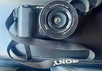 Sony zv -e10 4k camera with 50m lens
