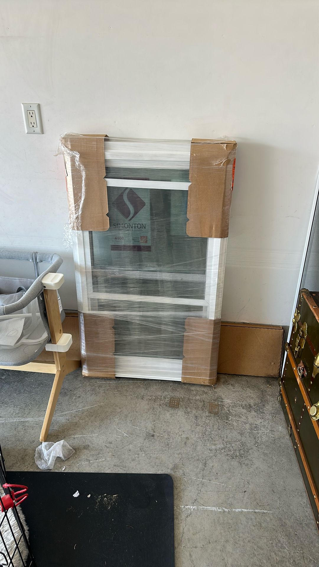 Simonton Double hung Window