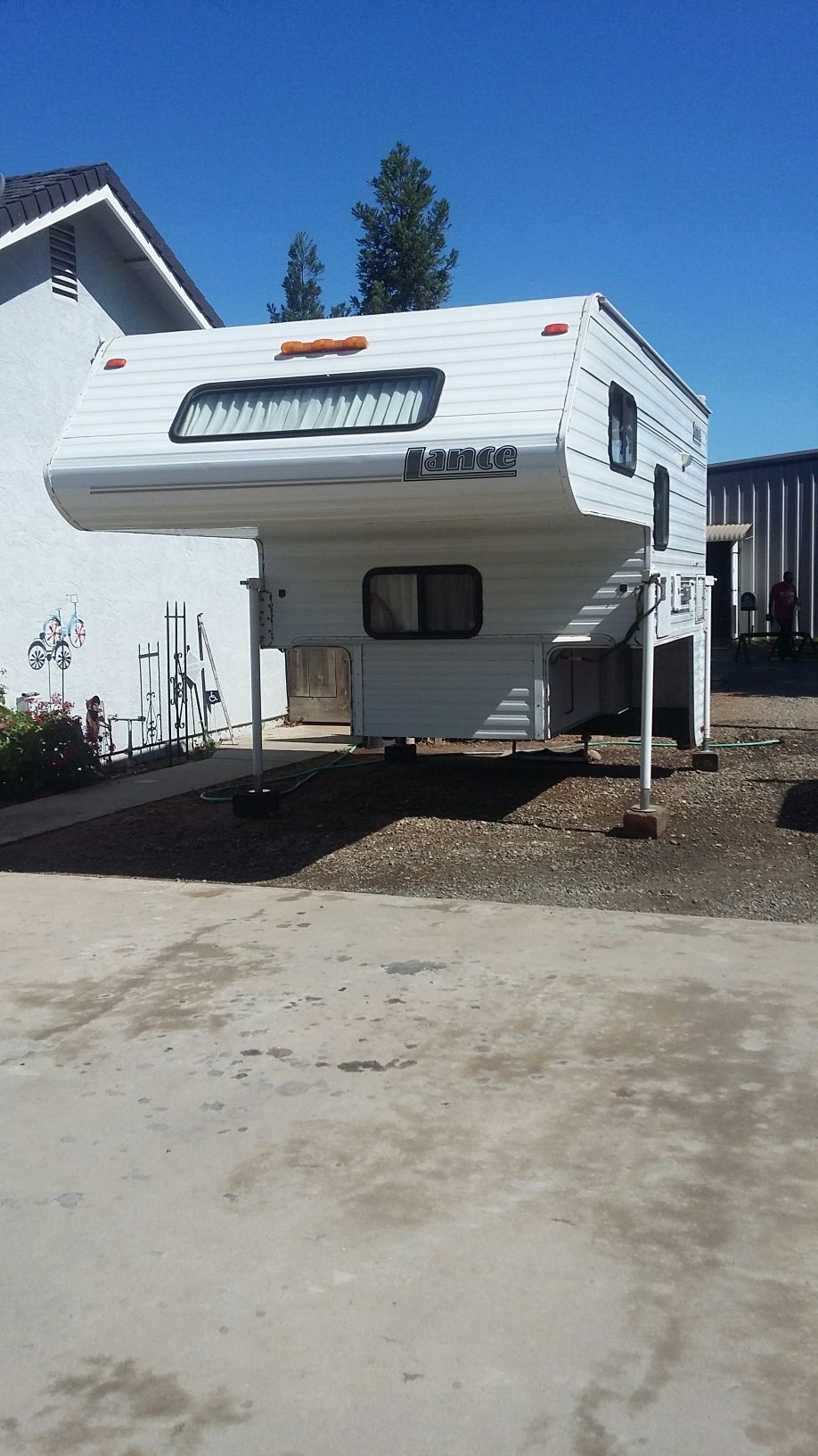 2004 Lance 845 Lite camper