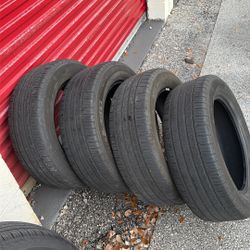 225/60-18 Michelin Tires 🛞 $80